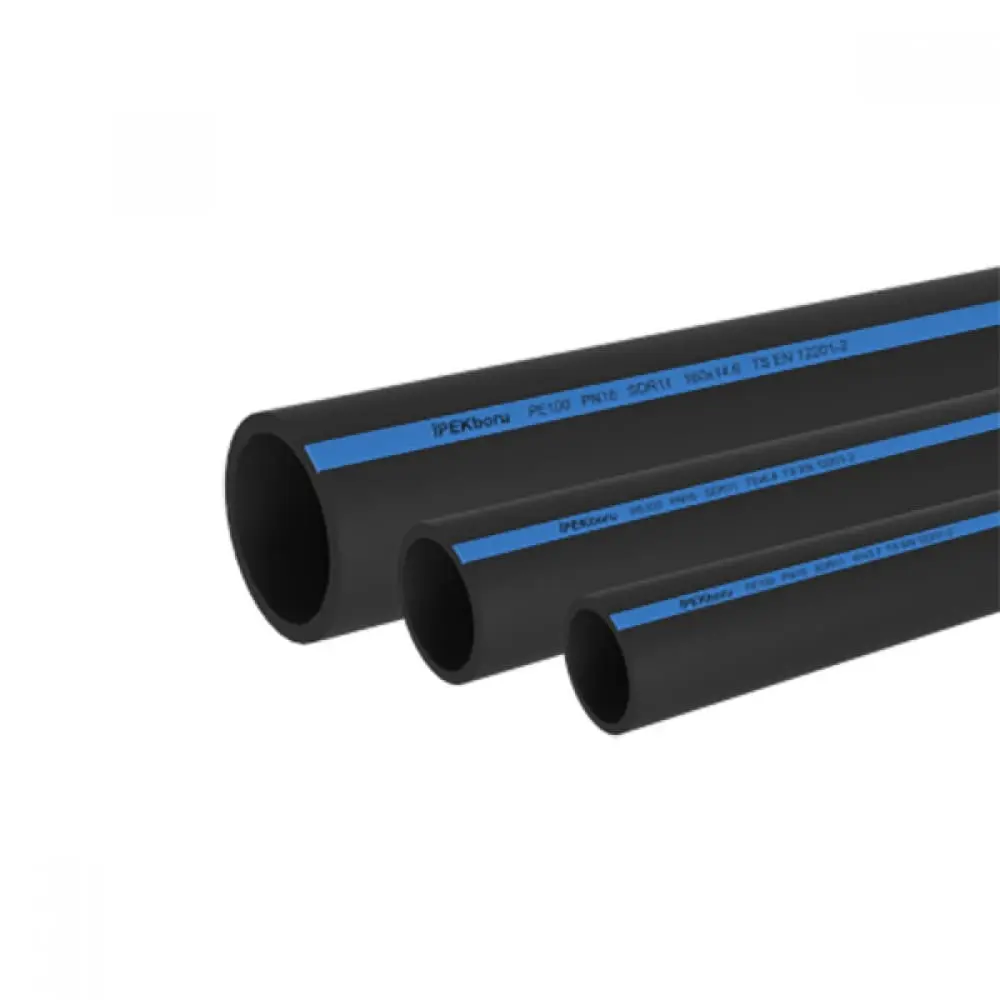 IPEKboru PE100 HDPE içme suyu boruları — üç farklı çap, mavi şerit, PN16 SDR11 basınç sınıfı, TS EN 12201-2 damgası