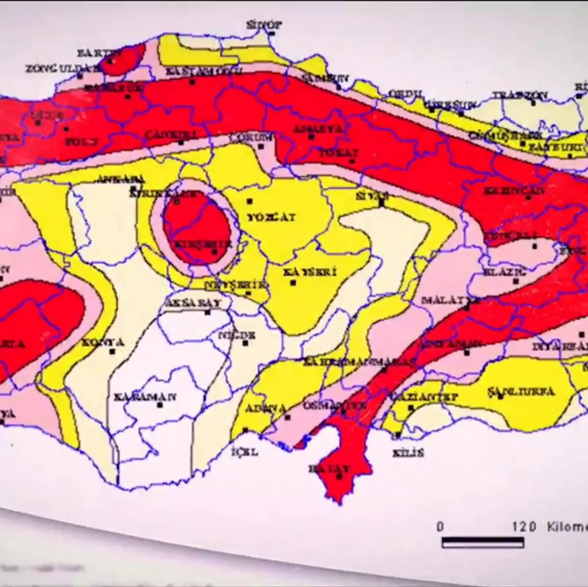 Eski Türkiye deprem tehlike haritası — il bazında renk kodlu deprem riski gösterimi, kırmızı yüksek risk bölgeleri