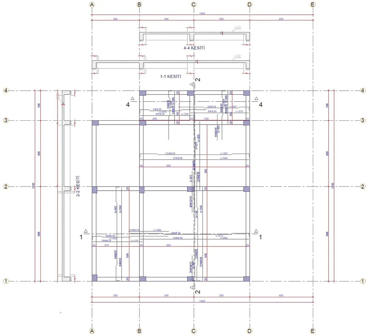 Betonarme kolon ve kiriş akslarını, boyut kotlarını ve kesit referanslarını gösteren AutoCAD kalıp planı